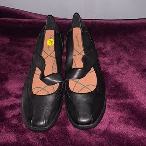Never worn Baretrap Landon style flats